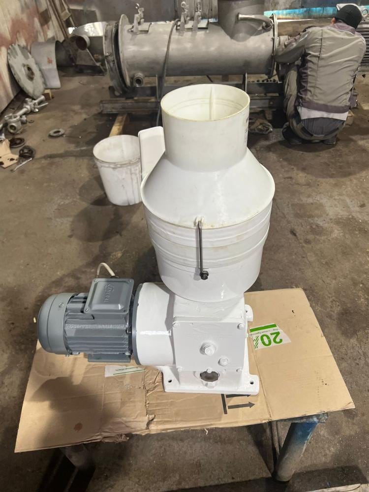 Сепаратор сливкоотделитель Ж5-ОСБ-1000 инв.13041