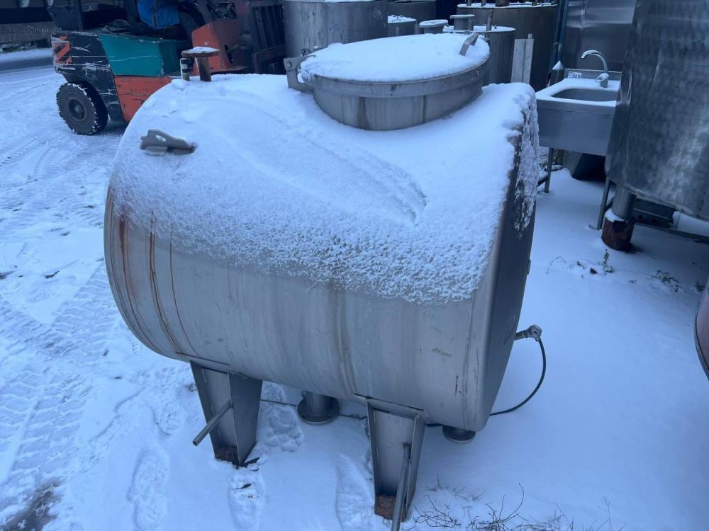 Емкость 800л горизонтальная одностенка инв.13913