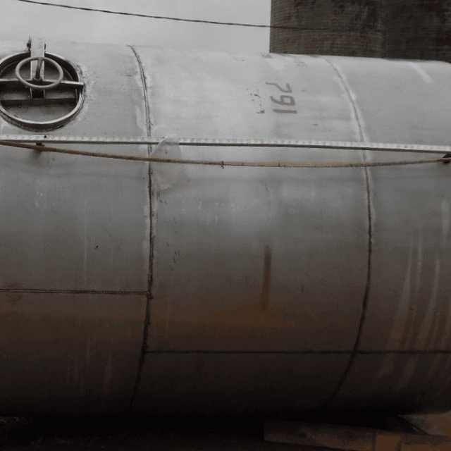 Емкость 8 куб.м.  плоское дно.