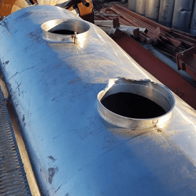 Емкость 12 куб.м.  с термоизоляцией.