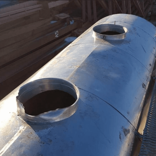 Емкость 12 куб.м.  с термоизоляцией.