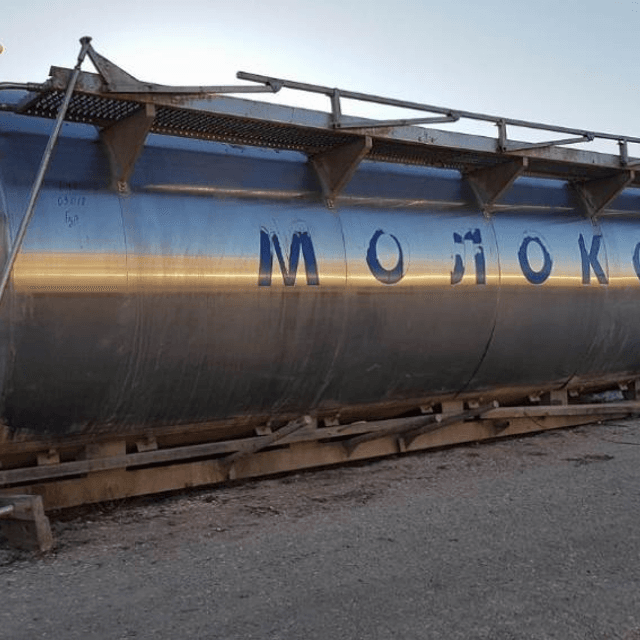 Емкость 12 куб.м.  с термоизоляцией.