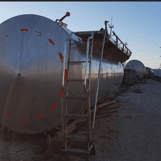 Емкость 12 куб.м.  с термоизоляцией.