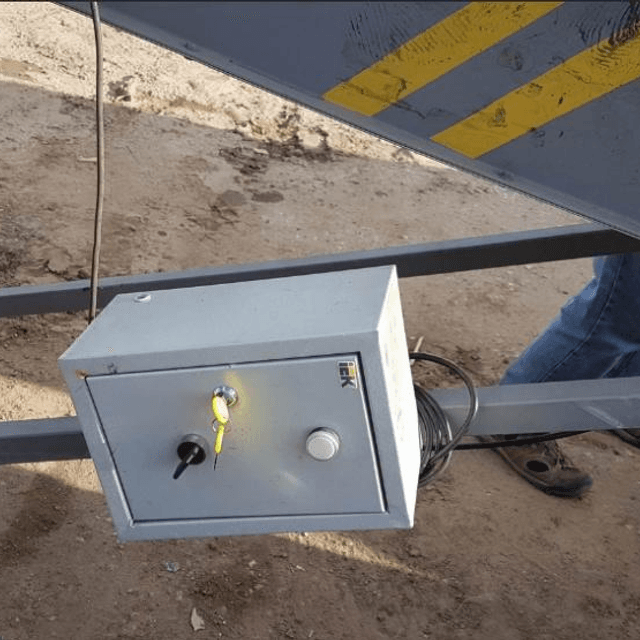 Элеватор подачи пробки пробки в бункер ориентатора, высота подъема 2,7 метра