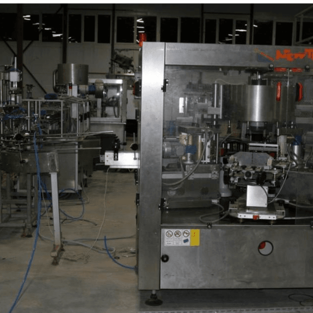 Линия розлива в ПЭТ 3000 бут/час объемом 1л.