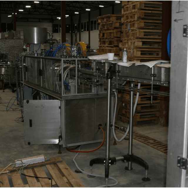 Линия розлива в ПЭТ 3000 бут/час объемом 1л.