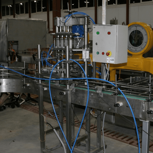 Линия розлива в ПЭТ 3000 бут/час объемом 1л.