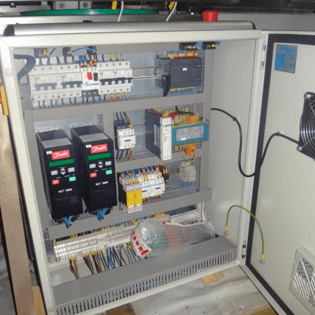 Станок обрезания кромки горлышка бутылки инв.1752