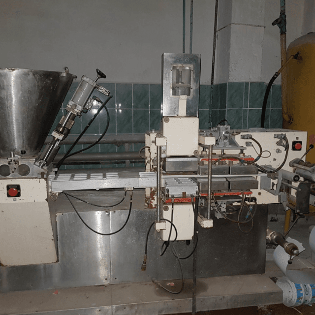 Фасовщик плавленого сыра в ванночки  инв.1705