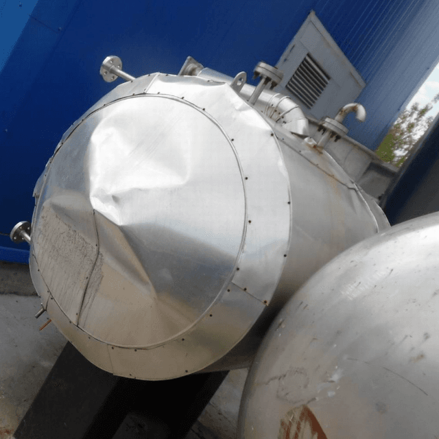 Емкость 1,2 куб.м. горизонтальная. Толщина стенки 3мм.