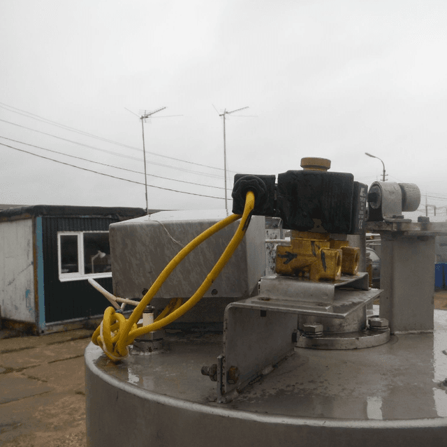 Полуавтомат розлива газированных напитков в ПЭТ