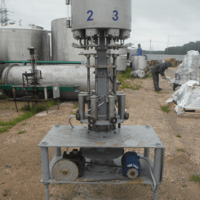 Полуавтомат розлива газированных напитков в ПЭТ