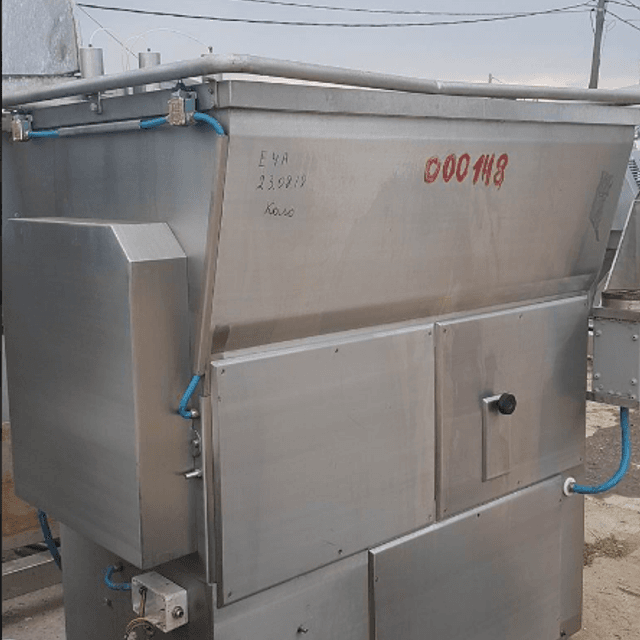 Фарш-мешалка волчек Velati TAM 180 700, объем чаши 700 литров