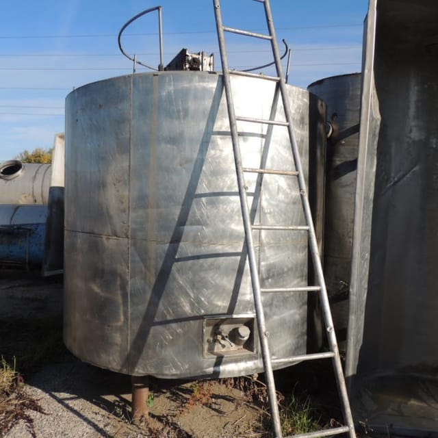 Емкость 6,3м3 с черной рубашкой инв.3622
