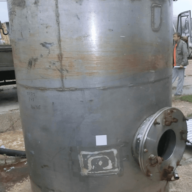 Емкость 3,5 куб.м. высота/длина 2(м)