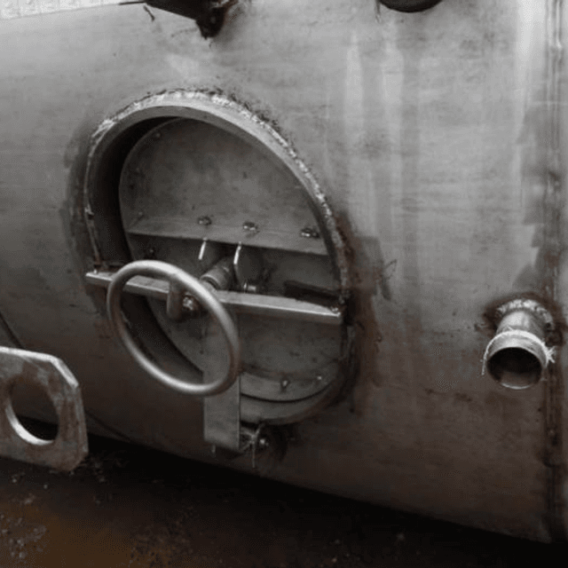 Емкость 8 куб.м.  плоское дно.