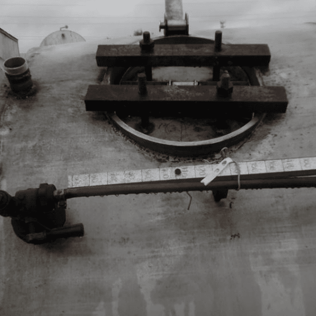 Емкость 8 куб.м.  плоское дно.