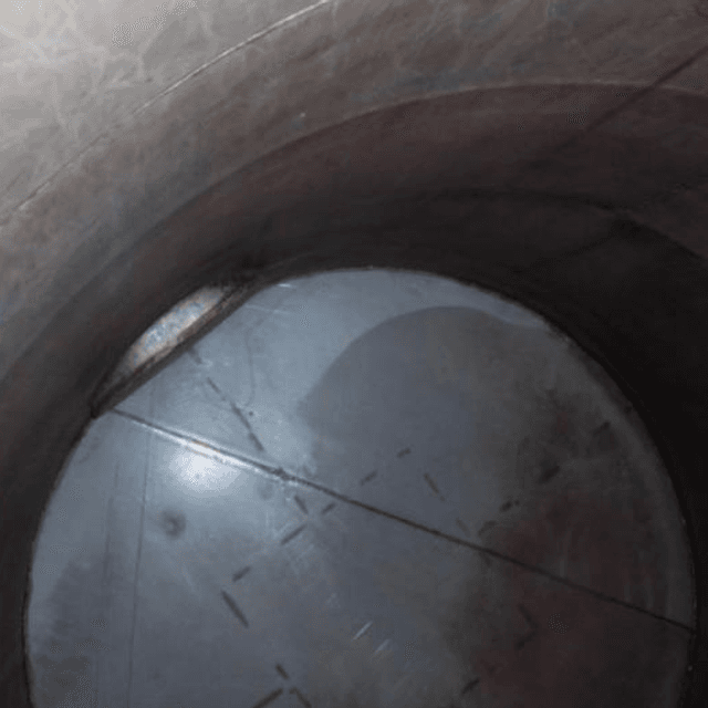 Емкость 8 куб.м.  плоское дно.