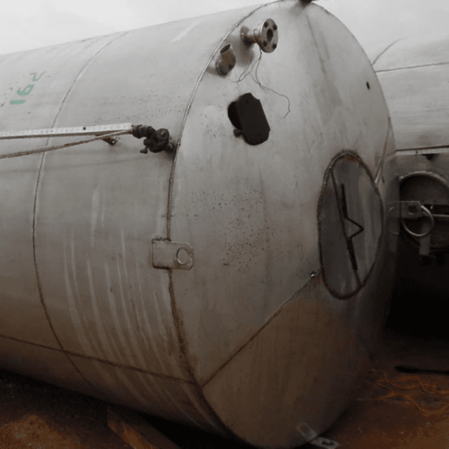 Емкость 8 куб.м.  плоское дно.