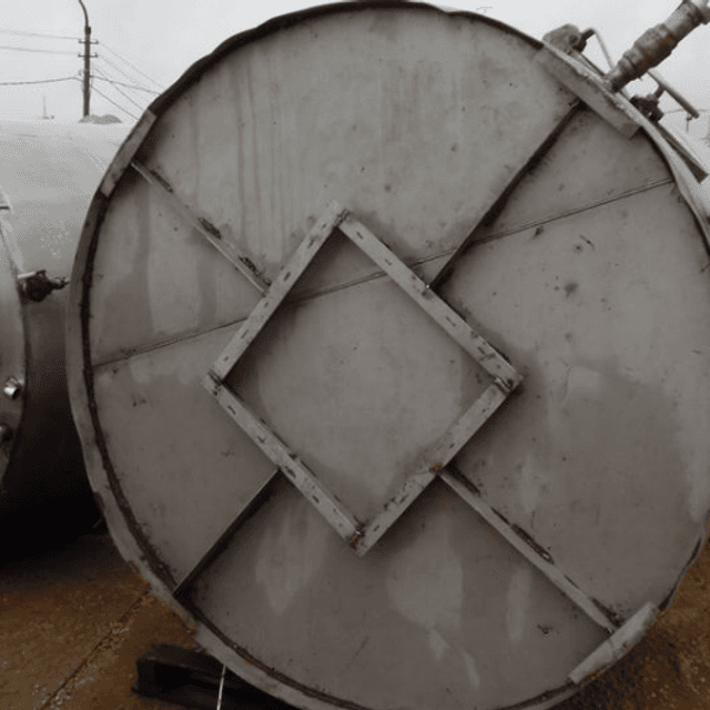 Емкость 8 куб.м.  плоское дно.