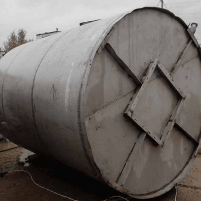 Емкость 8 куб.м.  плоское дно.