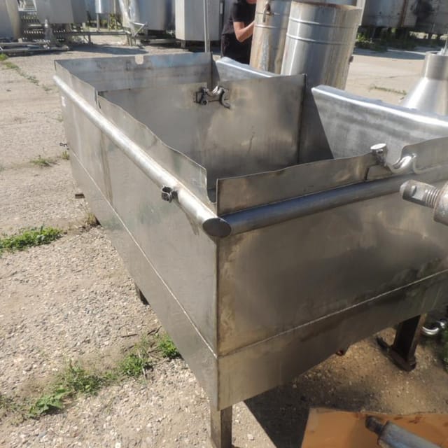 Ванна двухсекционная 1000л инв.7825