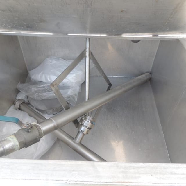 Бак квадратный 1000л с мешалкой инв.5685