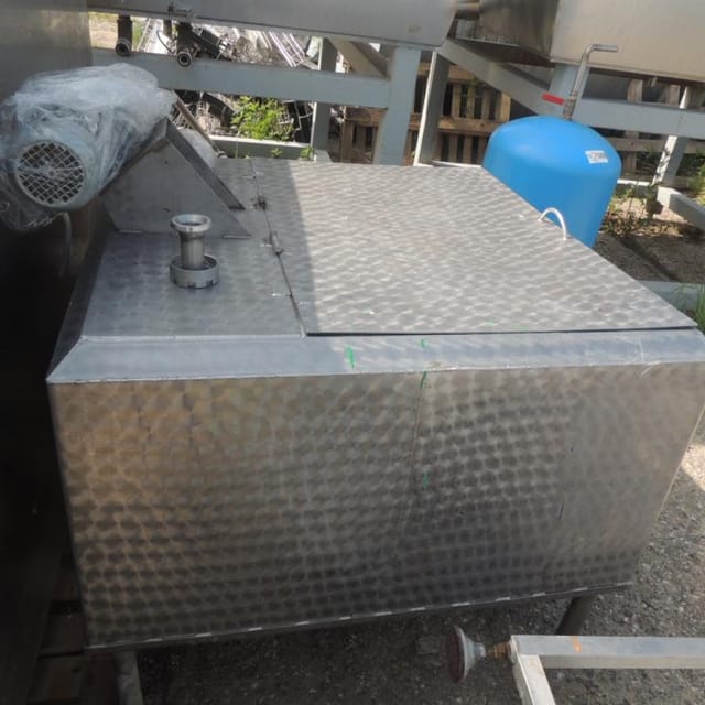 Бак квадратный 1000л с мешалкой инв.5685