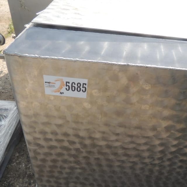 Бак квадратный 1000л с мешалкой инв.5685