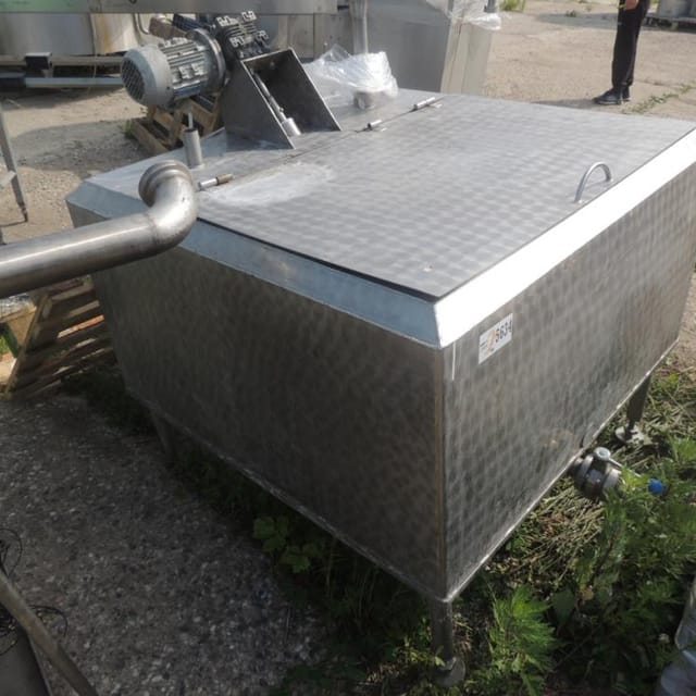 Бак квадратный 1000л с мешалкой инв.5685