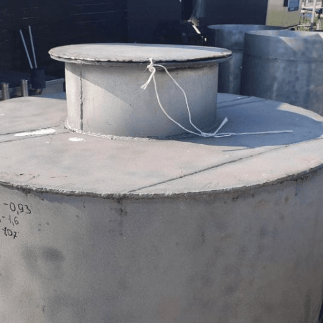 Емкость 0,75 куб.м. плоское дно е.673