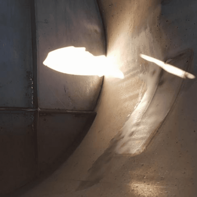 Емкость 1,3 куб.м., 1,45м высота.