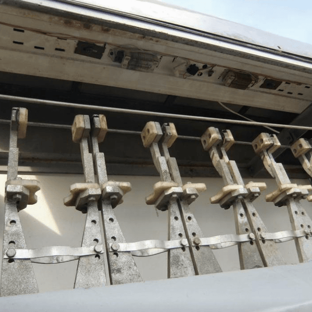 Инспекционная машина (бракераж) Б3-ВРК-5, производительность 6000 бут/час.