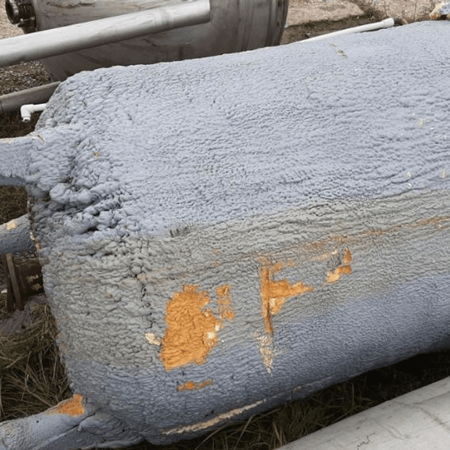 Емкость стальная, объемом 1,6 куб. м., с термоизоляцией.