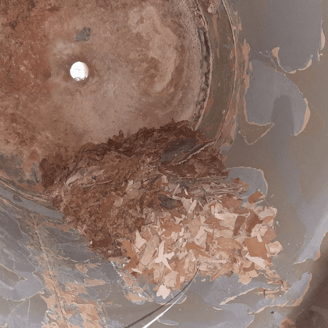 Емкость стальная, объемом 1,6 куб. м., с термоизоляцией.