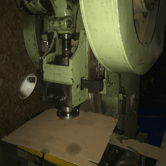 Линия производства жестяной банки под кофе