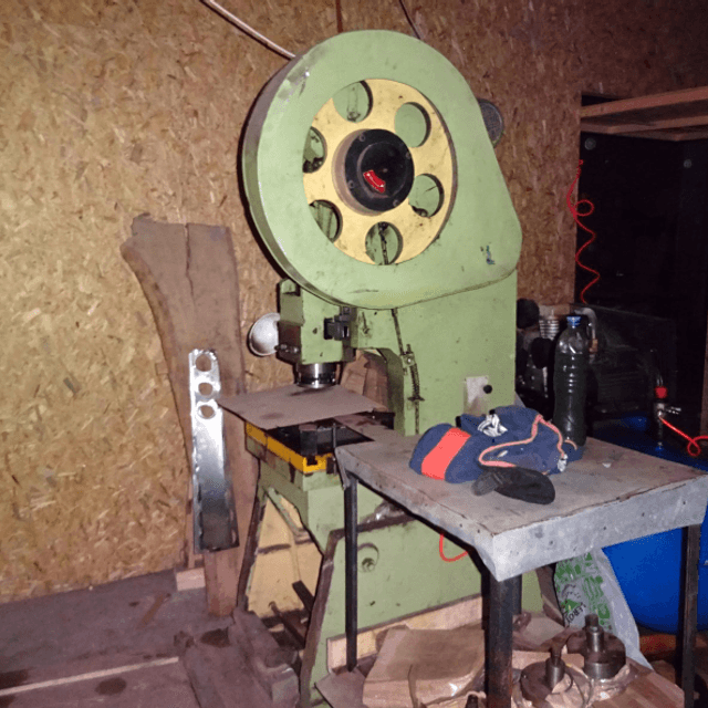 Линия производства жестяной банки под кофе