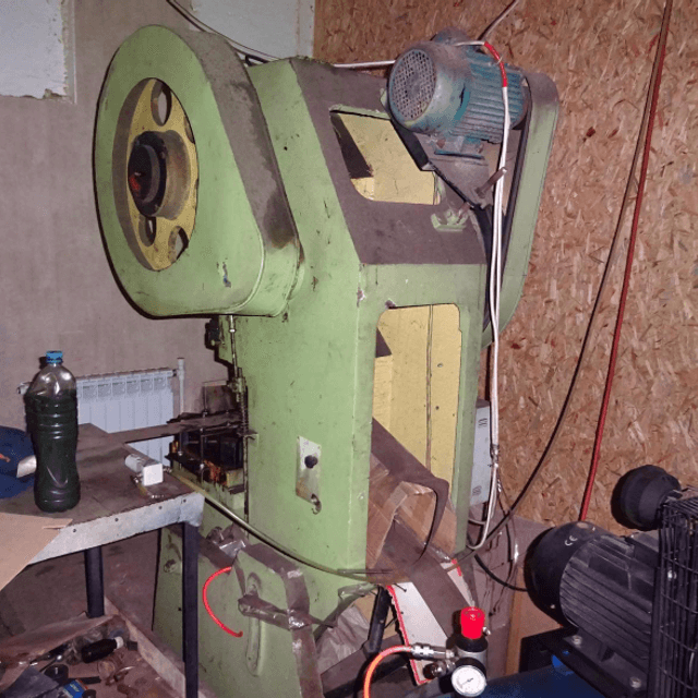 Линия производства жестяной банки под кофе