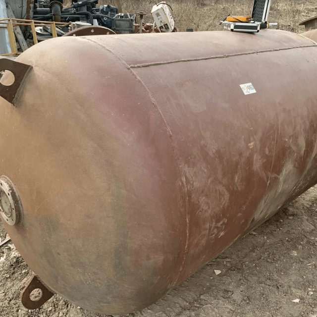 Емкость 2,5 куба инв.4463