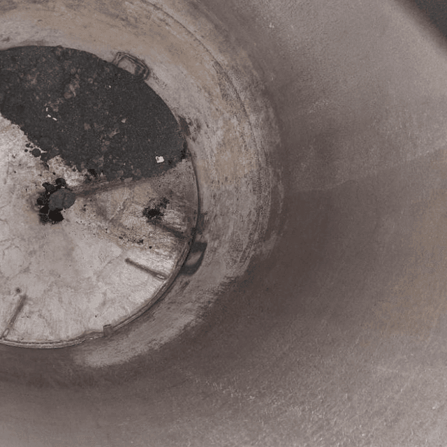 Емкости 0,3 куб.м., вертикального исполнения.