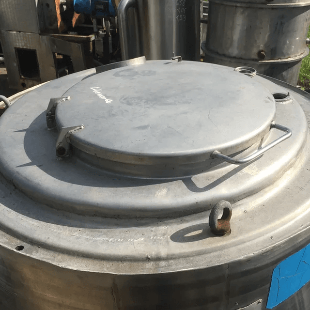 Емкость 300л инв.7423