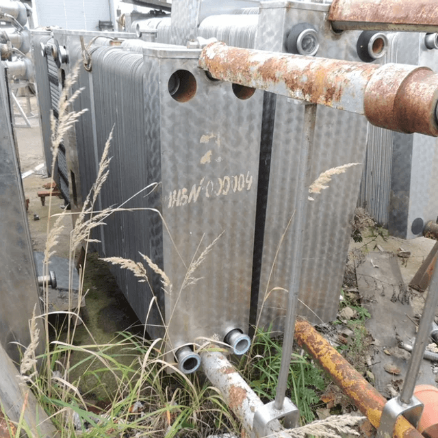 Теплообменник пластинчатый 10т, 4х секционный  инв.3621