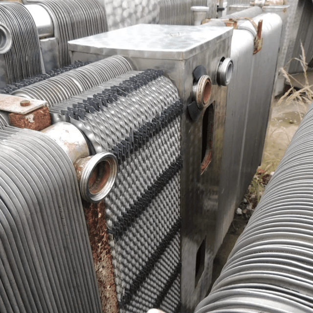 Теплообменник пластинчатый 10т, 4х секционный  инв.3621