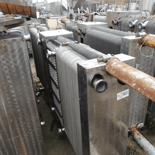 Теплообменник пластинчатый 10т, 4х секционный  инв.3621