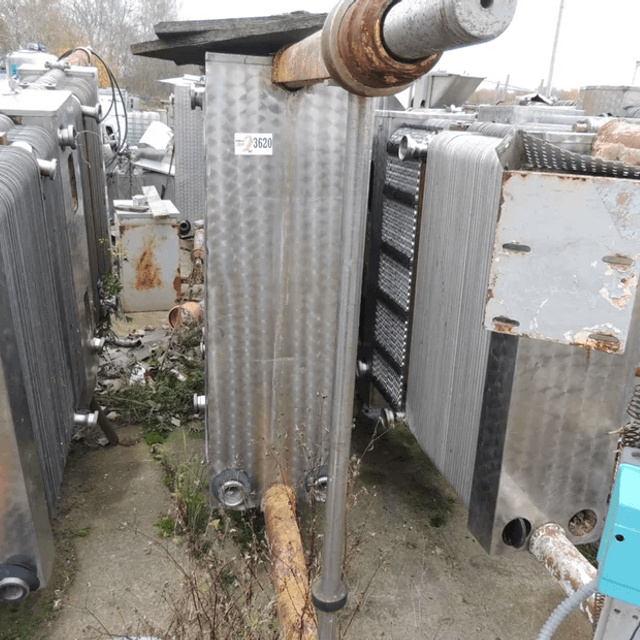 Теплообменник пластинчатый 10т. клеевой, 4 секции инв.3620