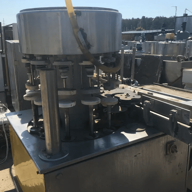 Розлив и укупор в стекло-бутылку  0,5л инв.7347