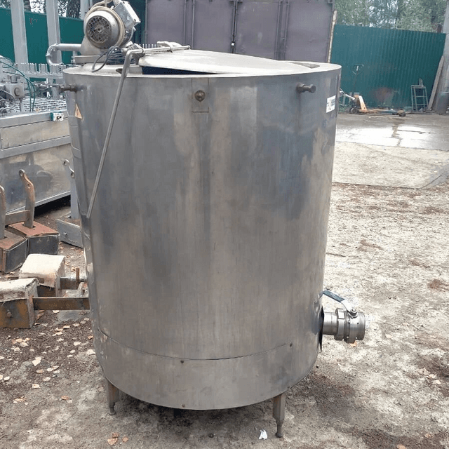 Емкость 800л. инв.8896