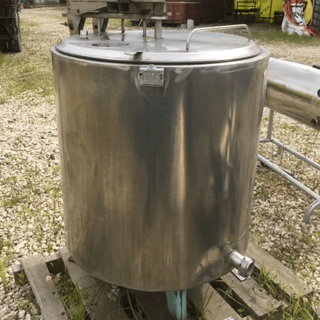 Емкость 400л инв.4045