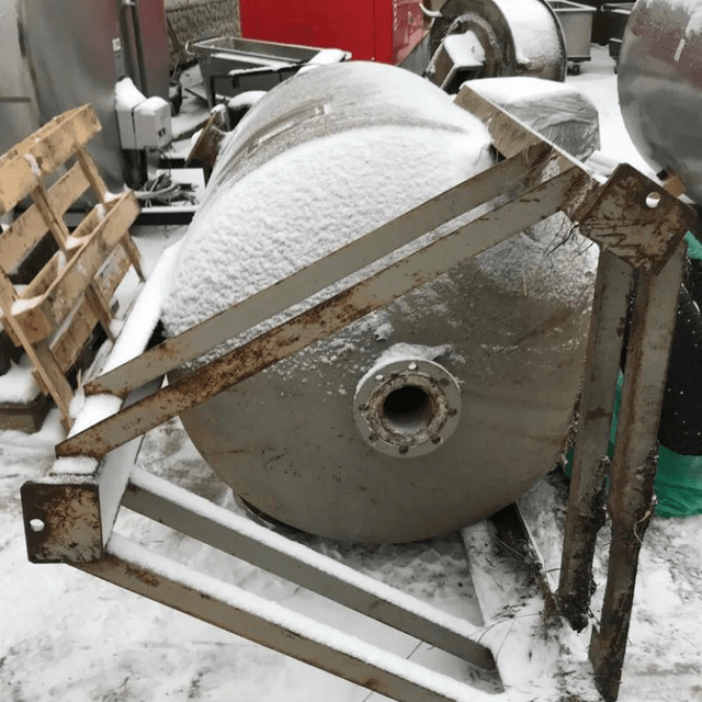 Емкость толстостенная 1000л инв.8373