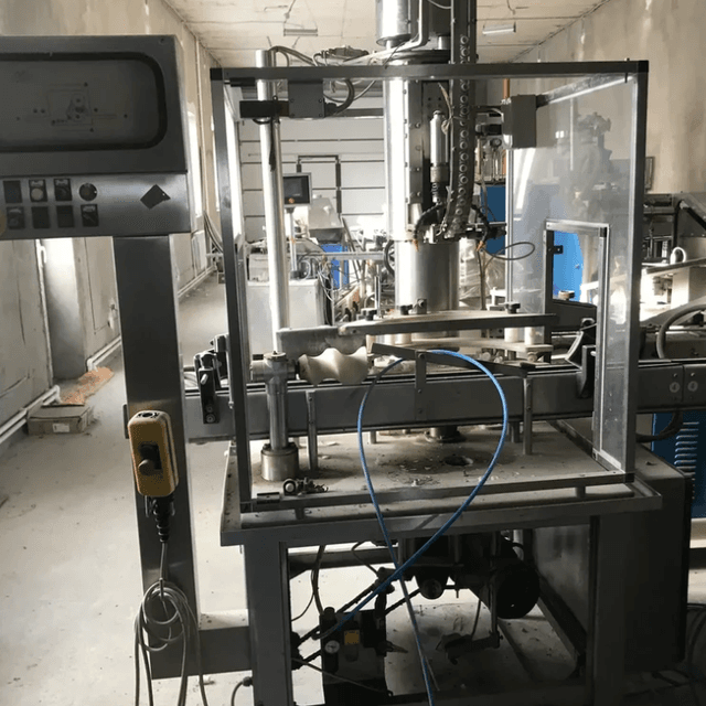 Укупор стекло-бутылок, пробка камю инв.8224